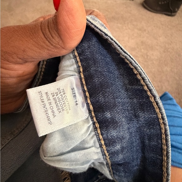 Fashion Nova Two-Tone Denim Women's Jeans and Jacket - Picture 4 of 4